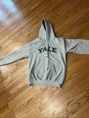 Yale Women’s Gray Pullover Hoodie Sweatshirt